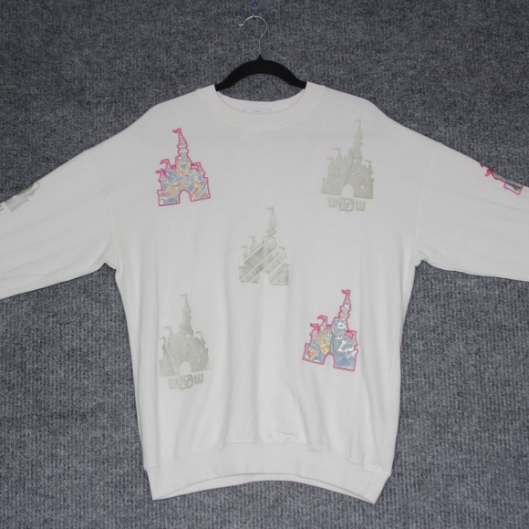 Disney Tops - Disney White Sweatshirt Castles Graphic Crewneck Pullover Long Sleeve Womens M